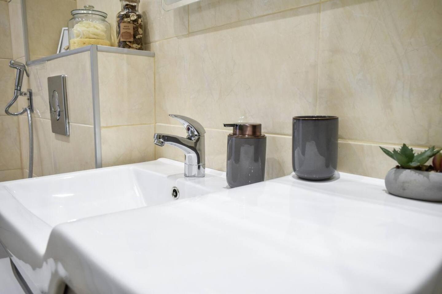 Duplex Condo Prime Location 2Bth 2 Studios Sofya Dış mekan fotoğraf